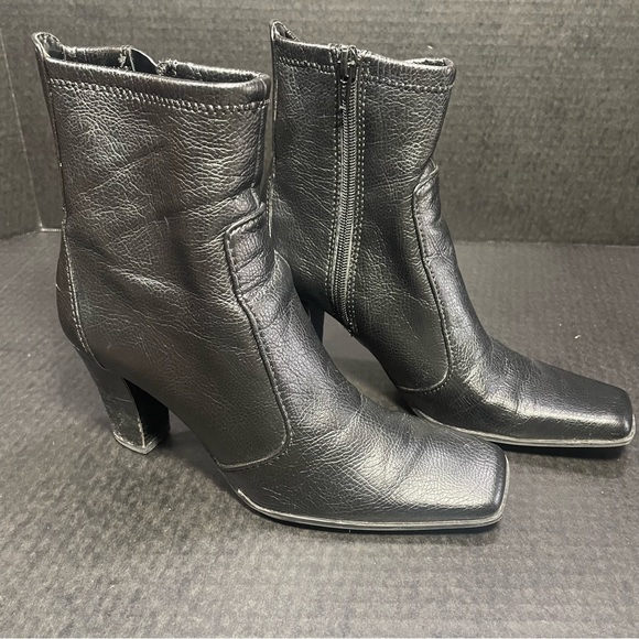 Bandolino Black Ankle Boots 5.5M 3” Heel PRICE VERY FIRM!!! - Picture 11 of 11